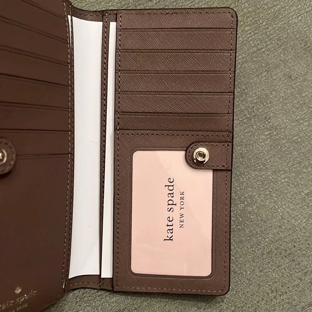 Brand New Kate Spade Genuine Leather Large Slim Bifold Wallet Warm Beige Neutral